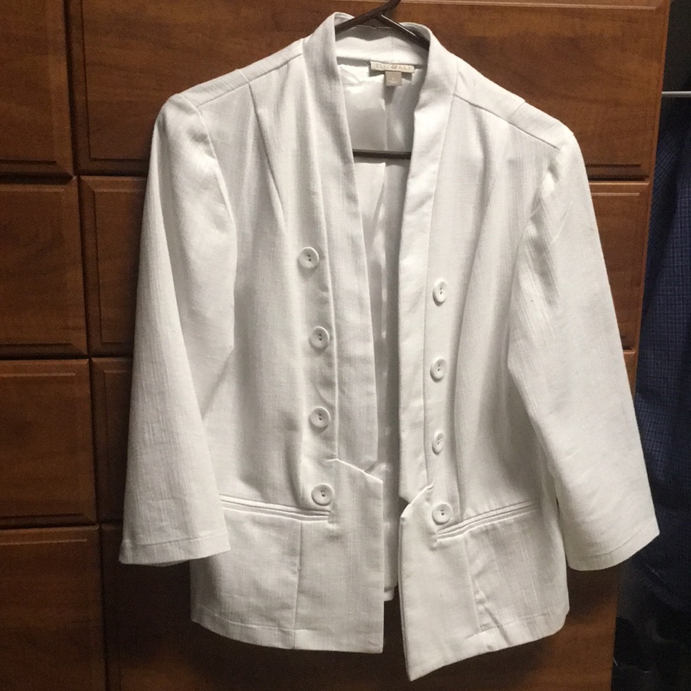 White jacket - Picture 2 of 3